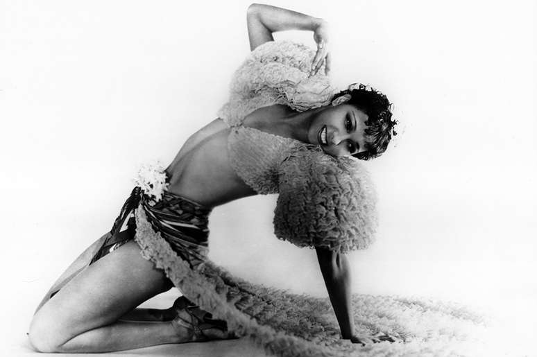 Josephine Baker começou sua carreira como dançarina