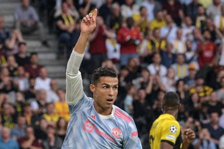 Duelo entre Manchester United e Young Boys pode ser jogado em campo neutro (Foto: SEBASTIEN BOZON / AFP)