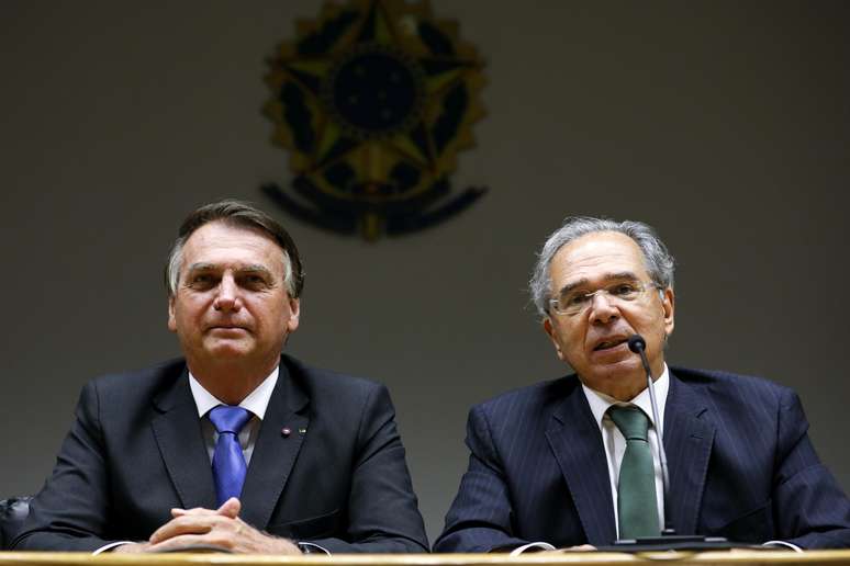 O presidente Jair Bolsonaro e o ministro da Economia Paulo Guedes