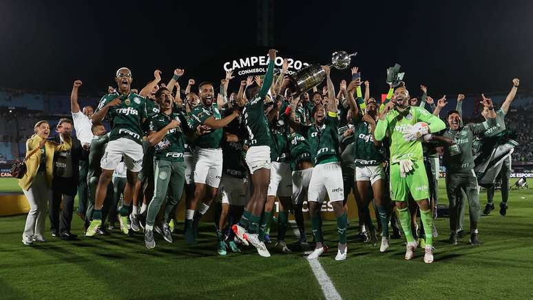 Jogadores do Palmeiras comemoram a conquista do tricampeonato da Libertadores