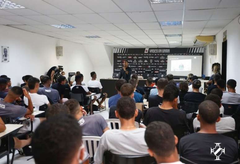 Vasco promoveu mais uma etapa do projeto de palestras socioeducativas aos jovens do clube (Rafael Ribeiro/Vasco)
