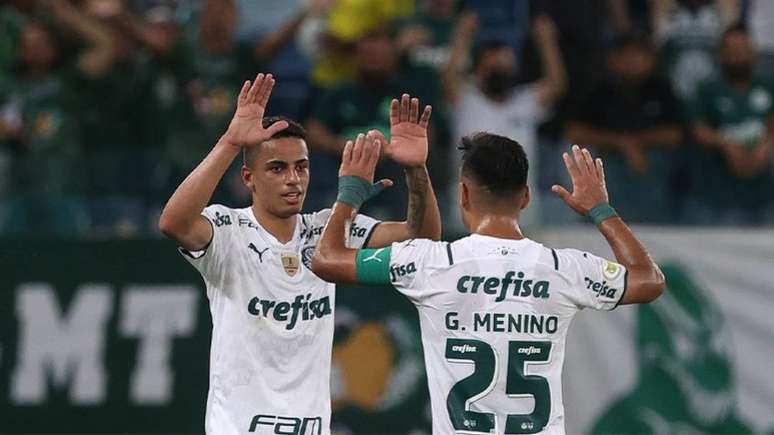 Giovani comemora seu primeiro gol entre os profissionais do Palmeiras (Foto: Cesar Greco / Palmeiras)