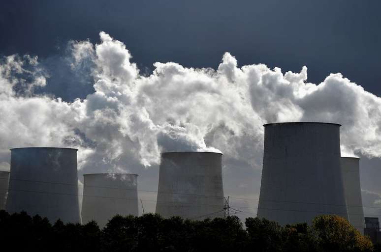 Usina de energia a carvão em Jaenschwalde, na Alemanha
21/10/2021 
REUTERS/Matthias Rietschel