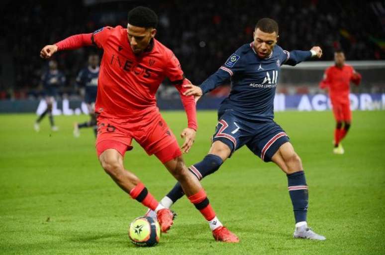 PSG ficou apenas no empate em casa contra o Nice, pelo Campeonato Francês (Foto: FRANCK FIFE / AFP)