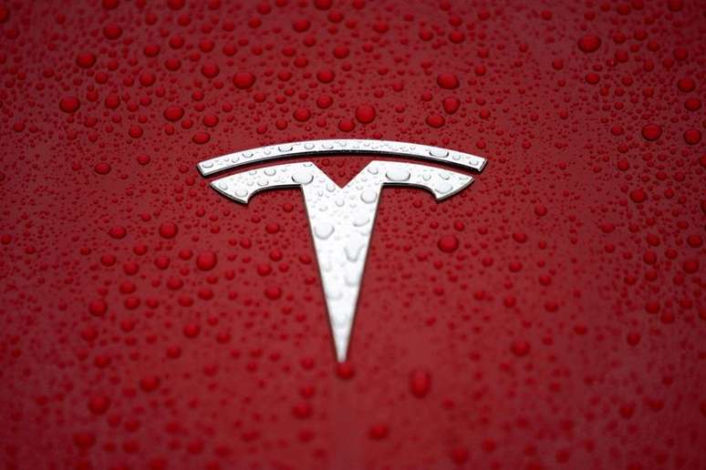 Logomarca da Tesla, em Xangai, China
07/01/2019
REUTERS/Aly Song