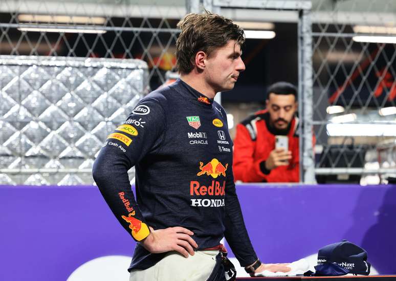 Max Verstappen bateu no fim da classificação em Jedá e pode ter danificado caixa de câmbio 