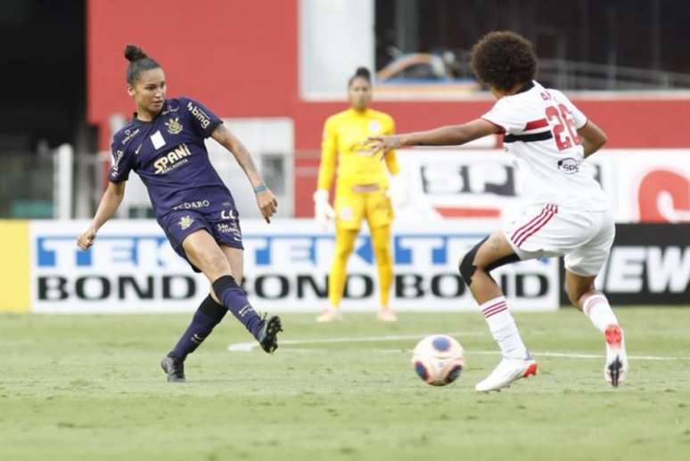 Paulista Feminino: São Paulo vence Corinthians e larga em vantagem