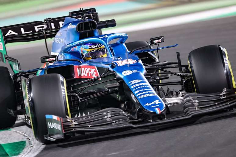 Fernando Alonso larga em 13º na Arábia Saudita 