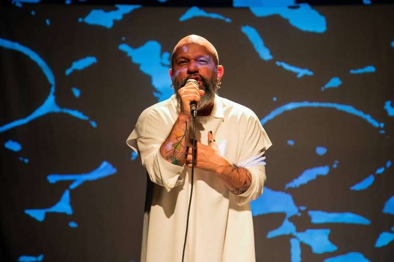 Espet&aacute;culo 'A Doen&ccedil;a do Outro' mostra como &eacute; poss&iacute;vel viver com HIV.