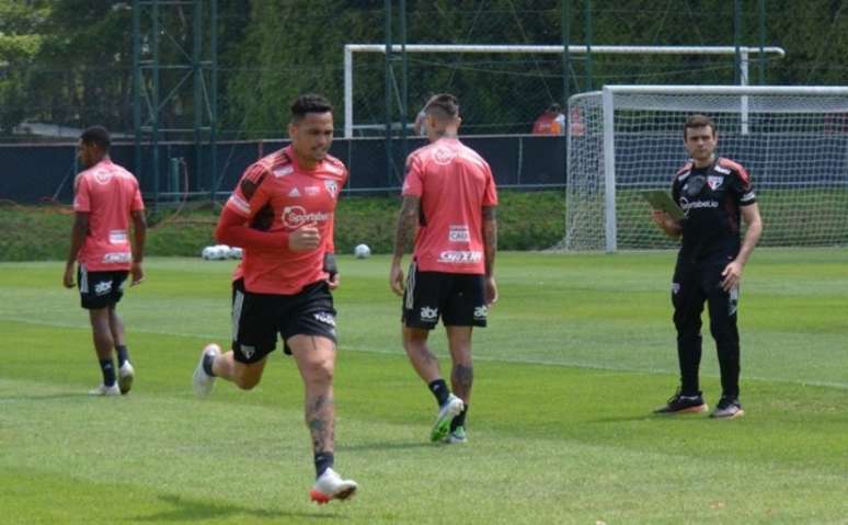 Luciano durante treinamento na manhã deste domingo no CT da Barra Funda (Foto: Felipe Espindola/saopaulofc.net)