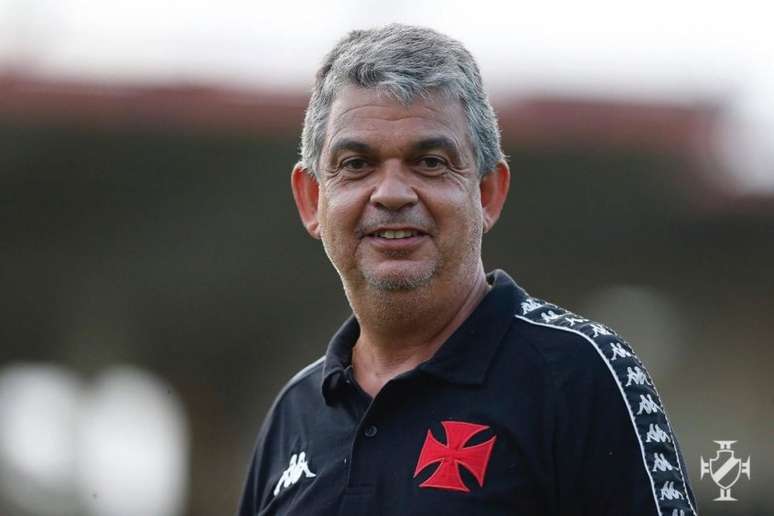 Carlos Brazil pode voltar ao Vasco, mas dessa vez para o departamento de futebol profissional (Rafael Ribeiro/Vasco)