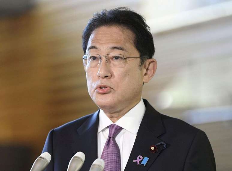 Primeiro-ministro do Jap&atilde;o, Fumio Kishida, durante entrevista coletiva em T&oacute;quio
24/11/2021 Kyodo/via REUTERS