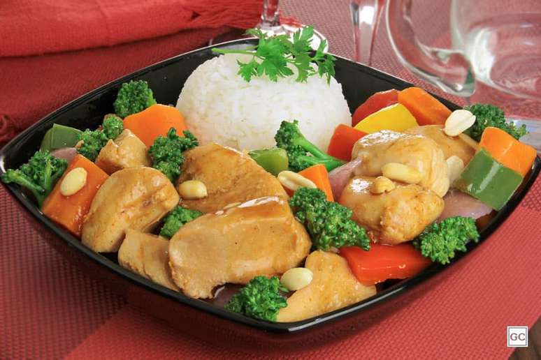 Receita de Frango xadrez sem molho shoyo, 82,19 calorias por porção - Vitat  Receitas