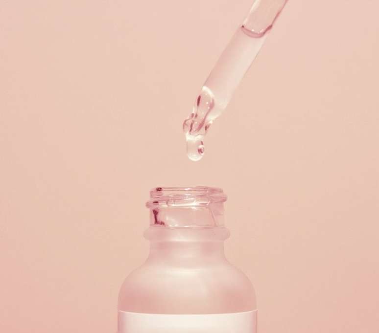 Hidratante em vers&otilde;es mais leves ser&atilde;o seus melhores amigos no calor, viu? 