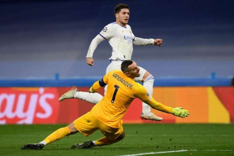 Handanovic, goleiro da Inter de Milão, na Cahmpions League (Foto: OSCAR DEL POZO / AFP)