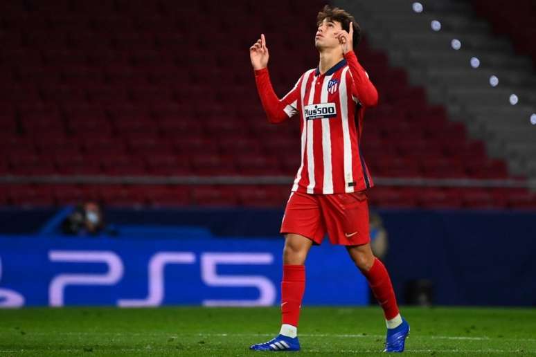 João Félix pode deixar o Atlético de Madrid em janeiro (GABRIEL BOUYS / AFP)