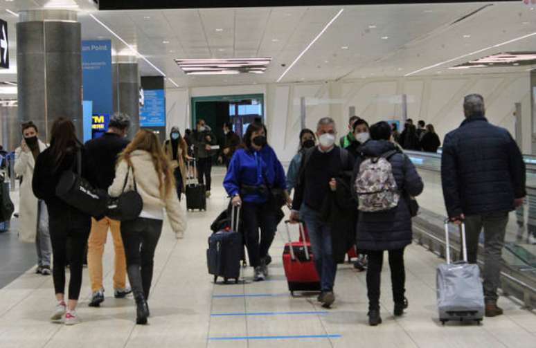 Movimentação no Aeroporto de Fiumicino: casos da Ômicron estão ligados a pessoas recém-chegadas do sul da África