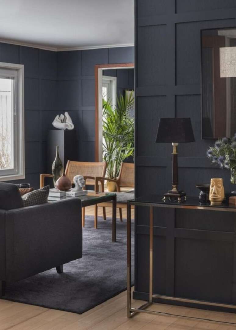 28. Boiserie sala: a t&eacute;cnica por si s&oacute; j&aacute; &eacute; marcante e expressiva. Fonte: Editions de I&Aacute;rkhan