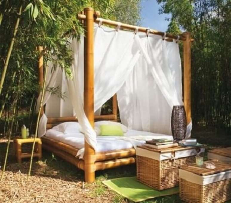 62. Pergolado de bambu estilo dossel para jardim com piscina &ndash; Foto Tutor Casa