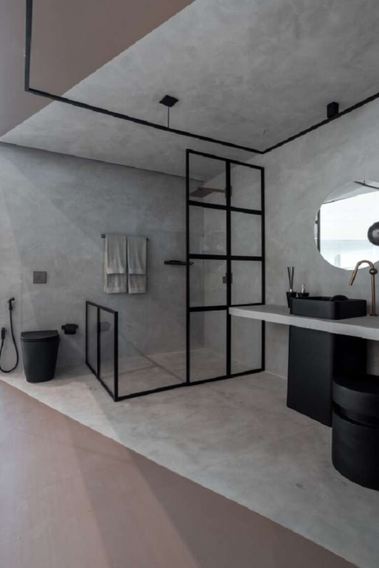 21. Tipos de chuveiro para banheiro moderno com detalhes em preto &ndash; Foto Stephanie Mattos