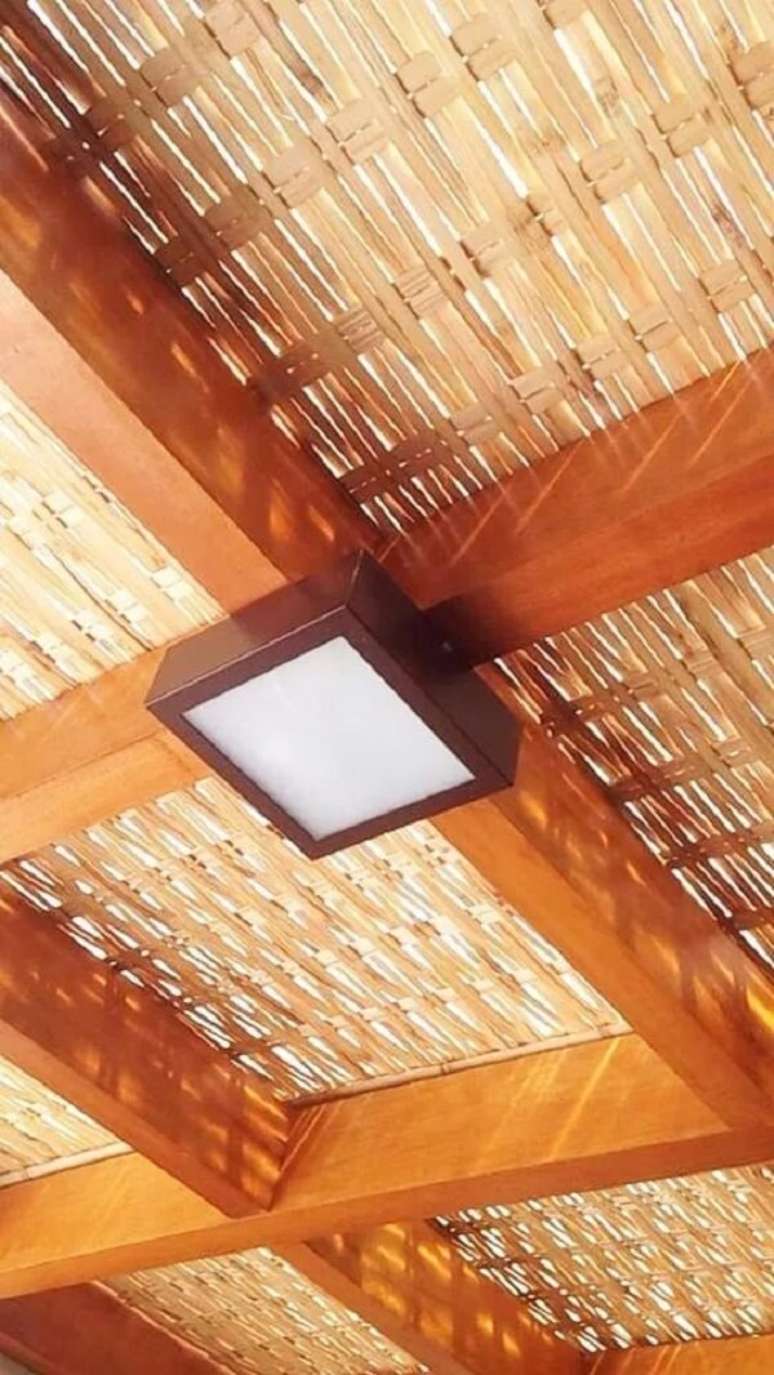 49. Forro de bambu para pergolado na &aacute;rea externa &ndash; Foto Mercado Livre