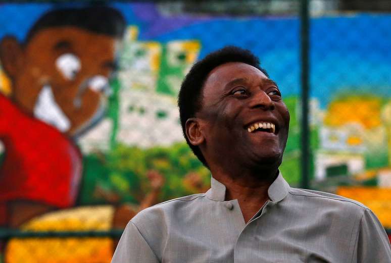 Pelé é novamente internado para tratar tumor no cólon