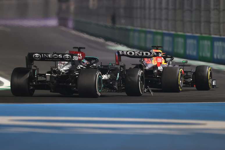Max Verstappen e Lewis Hamilton estão empatados no Mundial de Pilotos 
