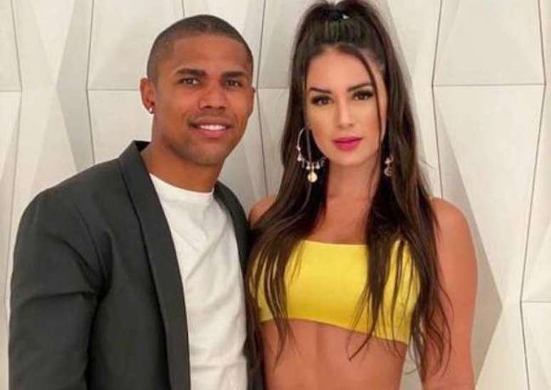 Douglas Costa e Nathalia Félix