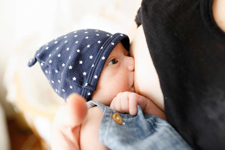 bebe-amamentacao-mamalgesia