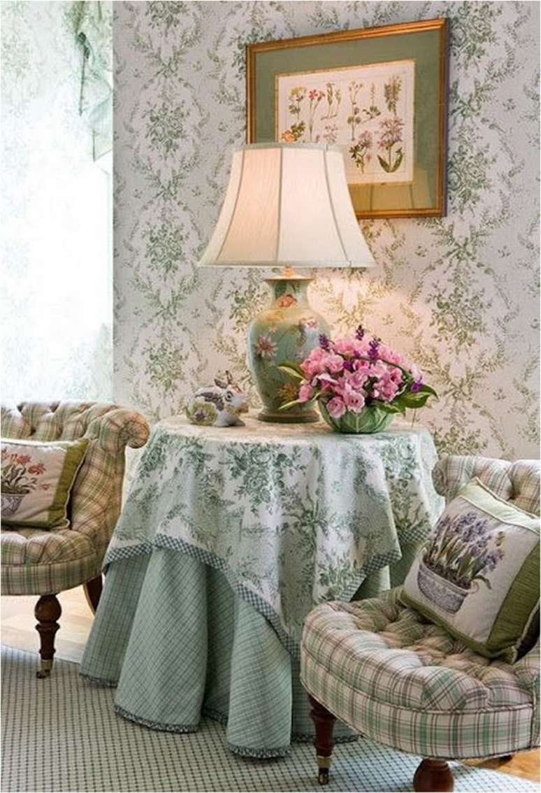 14. Sala vintage com lumin&aacute;ria retr&ocirc; floral &ndash; Foto The Glam Pad