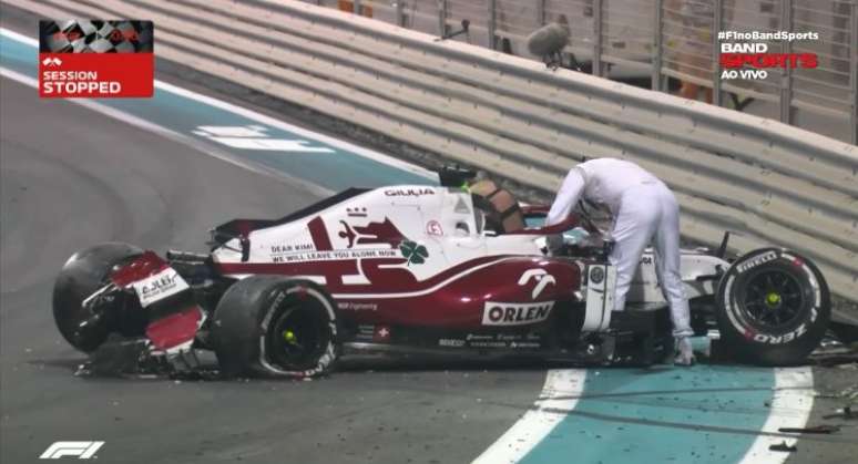 Kimi Räikkönen bateu forte na curva 14 no treino livre 2 em Abu Dhabi 