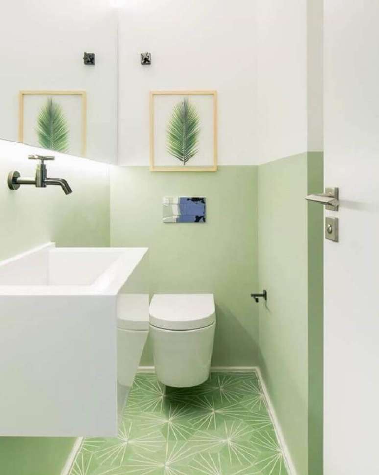 23. Decoração clean para banheiro verde claro pequeno – Foto: Apto41
