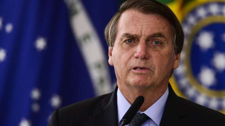 PF intima Bolsonaro a depor sobre vazamento de ataque ao TSE