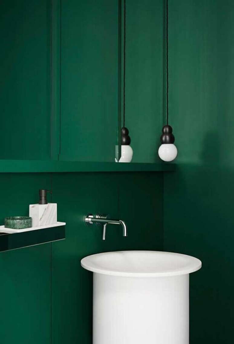 52. Luminária minimalista para decoração de banheiro verde – Foto: Archidea