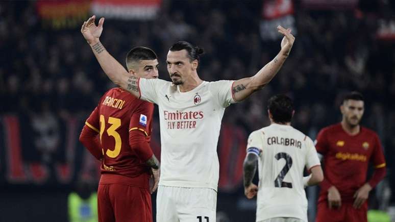 Ibrahimovic é o grande nome do líder Milan (Foto: Filippo MONTEFORTE / AFP)