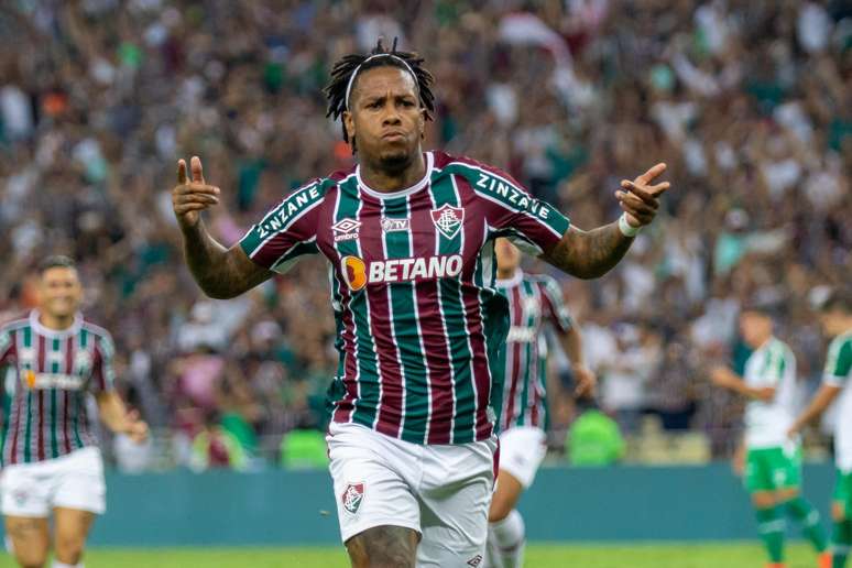 Fluminense bate a Chape no Rio e vai para a Pré-Libertadores