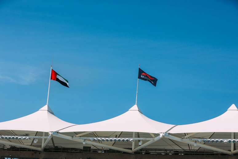 Céu azul em Abu Dhabi neste sábado de Fórmula 1 