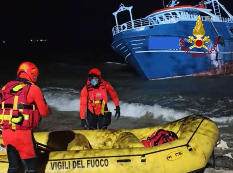 Pesqueiros sofreram acidente ao tentar ir para o porto de Cagliari