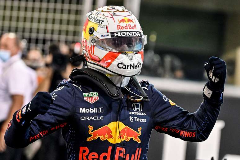 Verstappen celebra última pole do ano em Abu Dhabi 