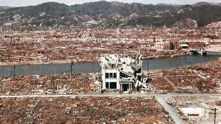 Hiroshima ap&oacute;s a bomba at&ocirc;mica de 1945: EUA desenvolveram seu programa nuclear em parte por medo dos avan&ccedil;os nazistas nessa tecnologia