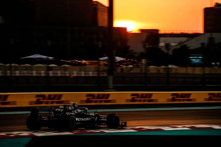 Hamilton vai sair apenas em segundo em Yas Marina 