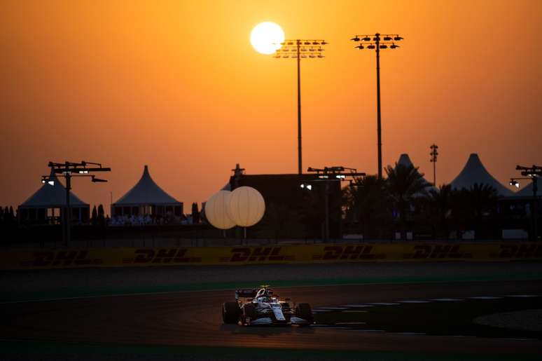 Assim comO o sol ao fundo, a dupla de pilotos da Alfa Romeo também sai de cena em Abu Dhabi