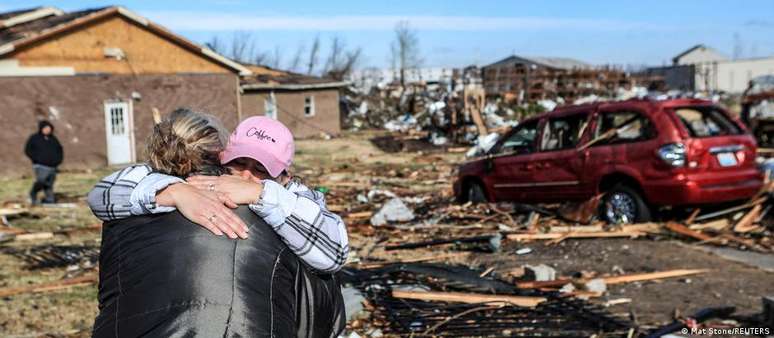 Cidade de Mayfeld, no Kentucky, foi arrasada por um tornado