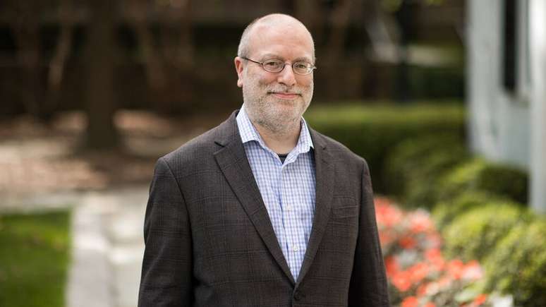 Michael Gordin, autor do livro "Na Fronteira: Onde a Ci&ecirc;ncia Encontra a Pseudoci&ecirc;ncia" (em tradu&ccedil;&atilde;o livre do ingl&ecirc;s)