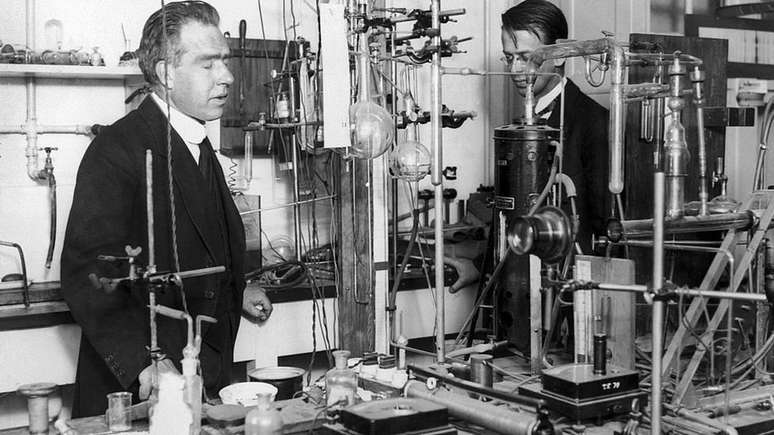 Niels Bohr em seu laboratório em 1940