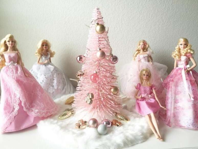 13. &Aacute;rvore de natal rosa com detalhes em dourado &ndash; Foto Table2impress By Andrea Dowlat