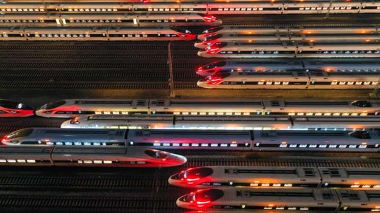 Desde 2008, a China amplia sua malha de trens de alta velocidade, que atingem até 350 km/h