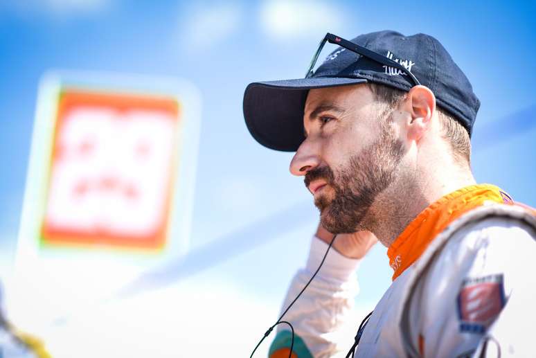 James Hinchcliffe deixa a Indy em tempo integral 