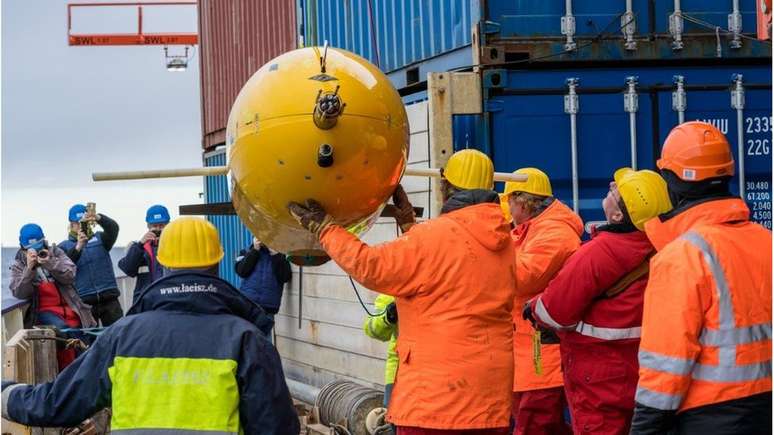 Boaty McBoatface, ve&iacute;culo subaqu&aacute;tico aut&ocirc;nomo brit&acirc;nico, mergulhar&aacute; sob a plataforma de gelo de Thwaites