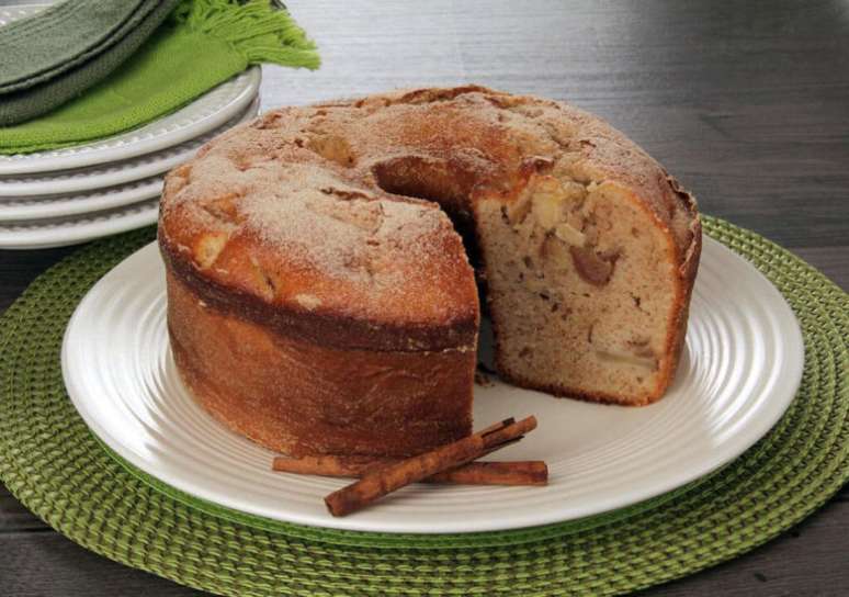 Guia da Cozinha - Bolo de maçã com canela fácil para o lanche da tarde